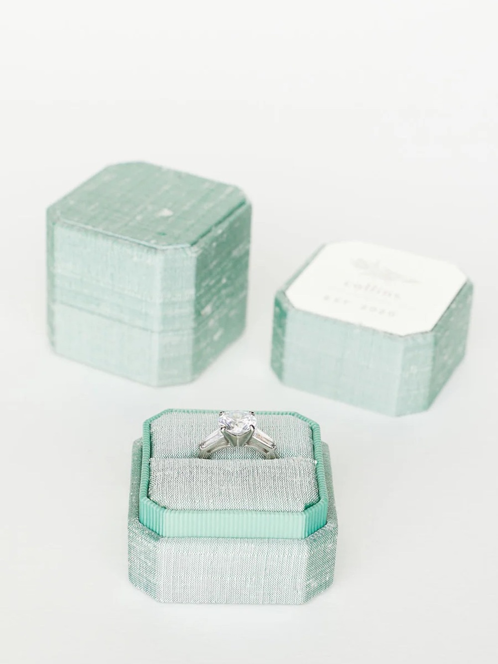 The Mrs. Box Jones Noble Single Ring Box